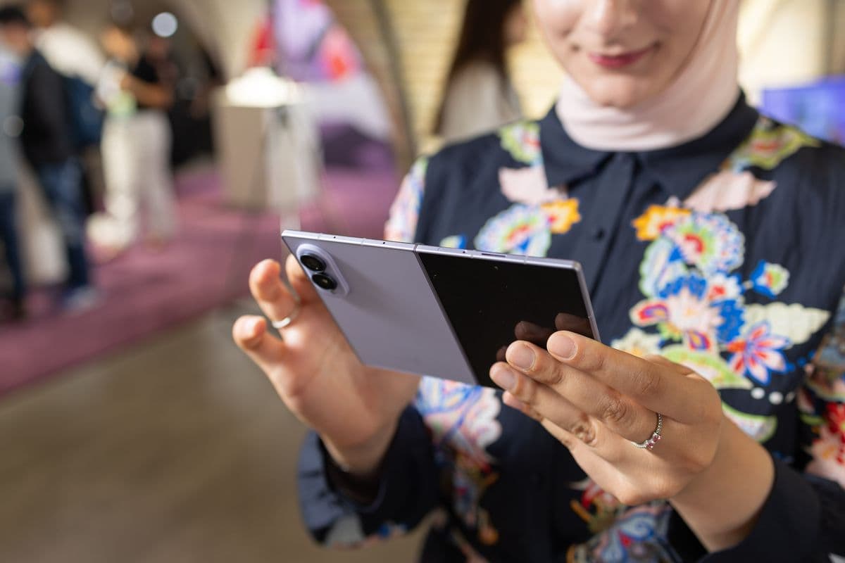 Samsung Galaxy Z Fold 8 實測體驗:如護照般大小的摺疊手機新定義