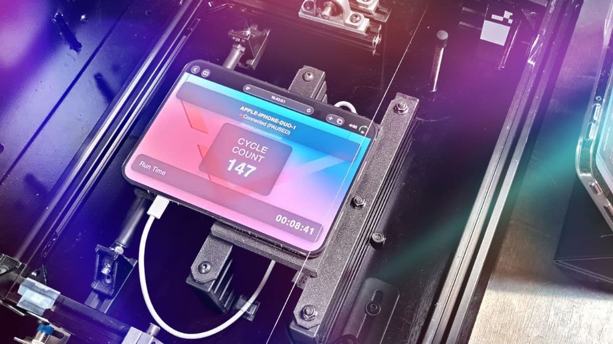 iPhone Duo 摺機耐用度大測試:能否擊敗 Galaxy Z Fold 8?